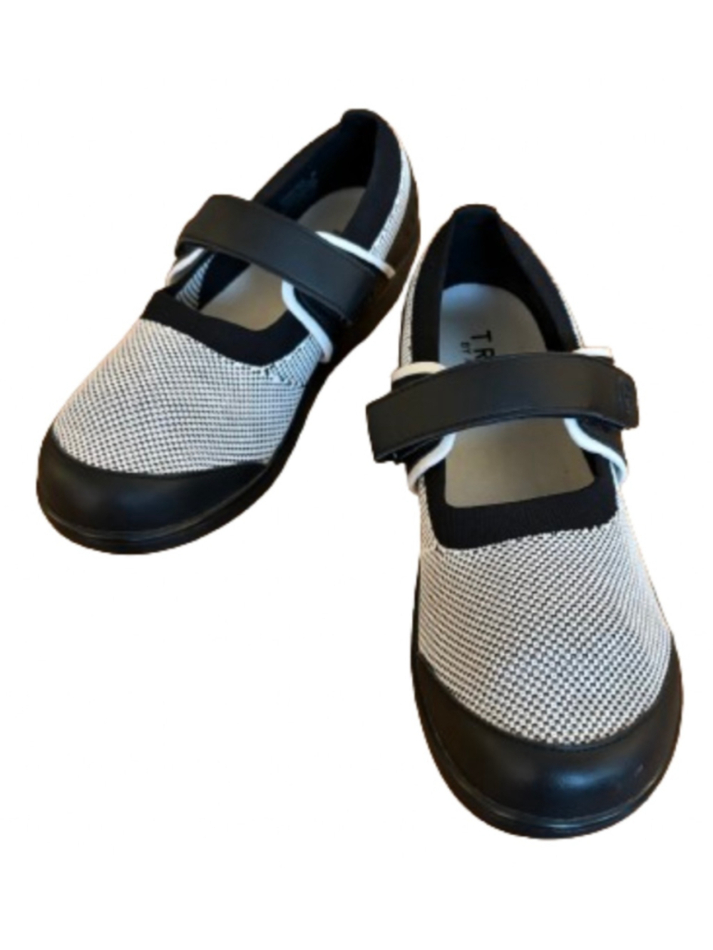 Traq Maryjane gry mesh s blk trim snkrs 9 #athleisure #comfort